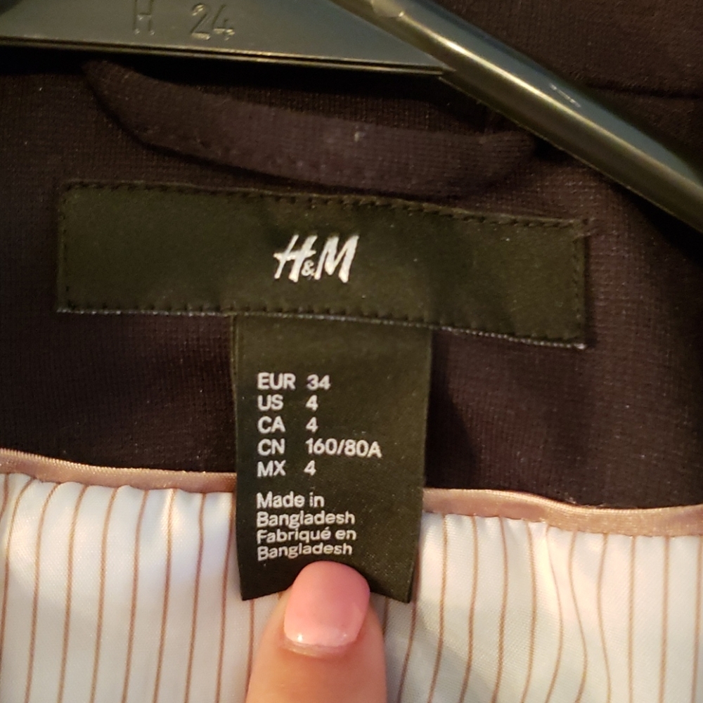 Blazer - Picture 4 of 4